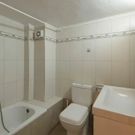 3 Bedroom Close To The Center Apartment Thessaloniki