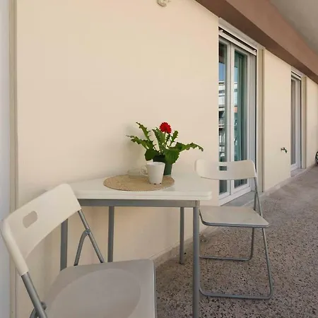 3 Bedroom Close To The Center *